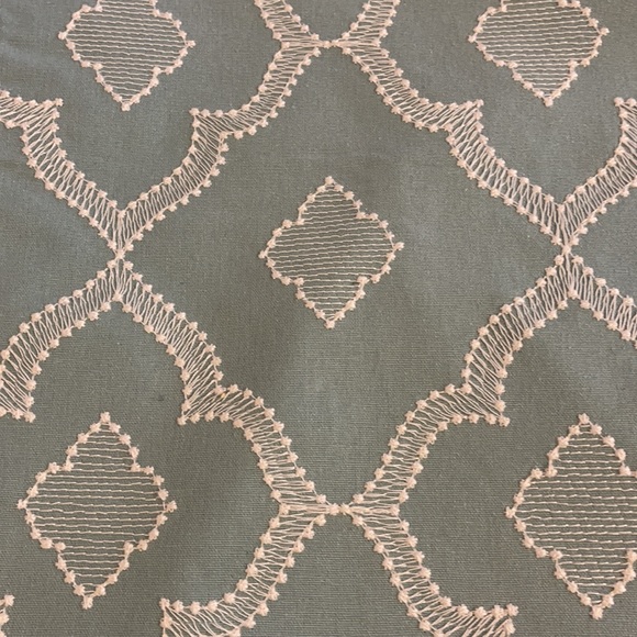 Table Runners - Picture 2 of 3